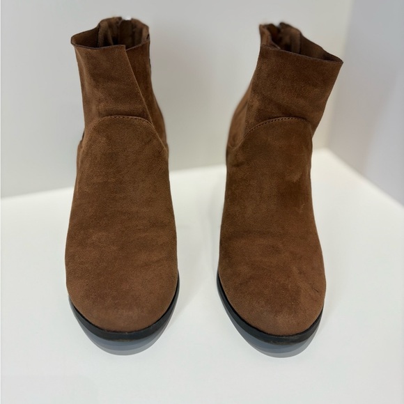 Shoes - Women’s Brown Suede Ankle Boots – Block Heel – Size US 7